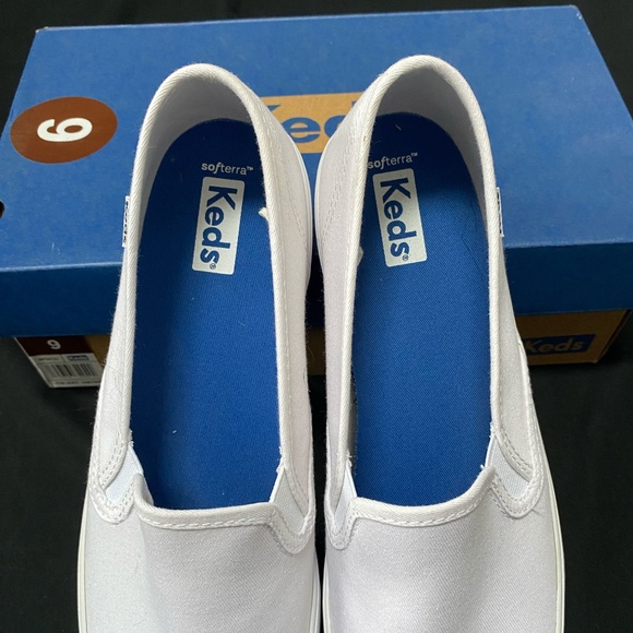 Keds Slip on Shoes Size 9 New in Box - Picture 2 of 5